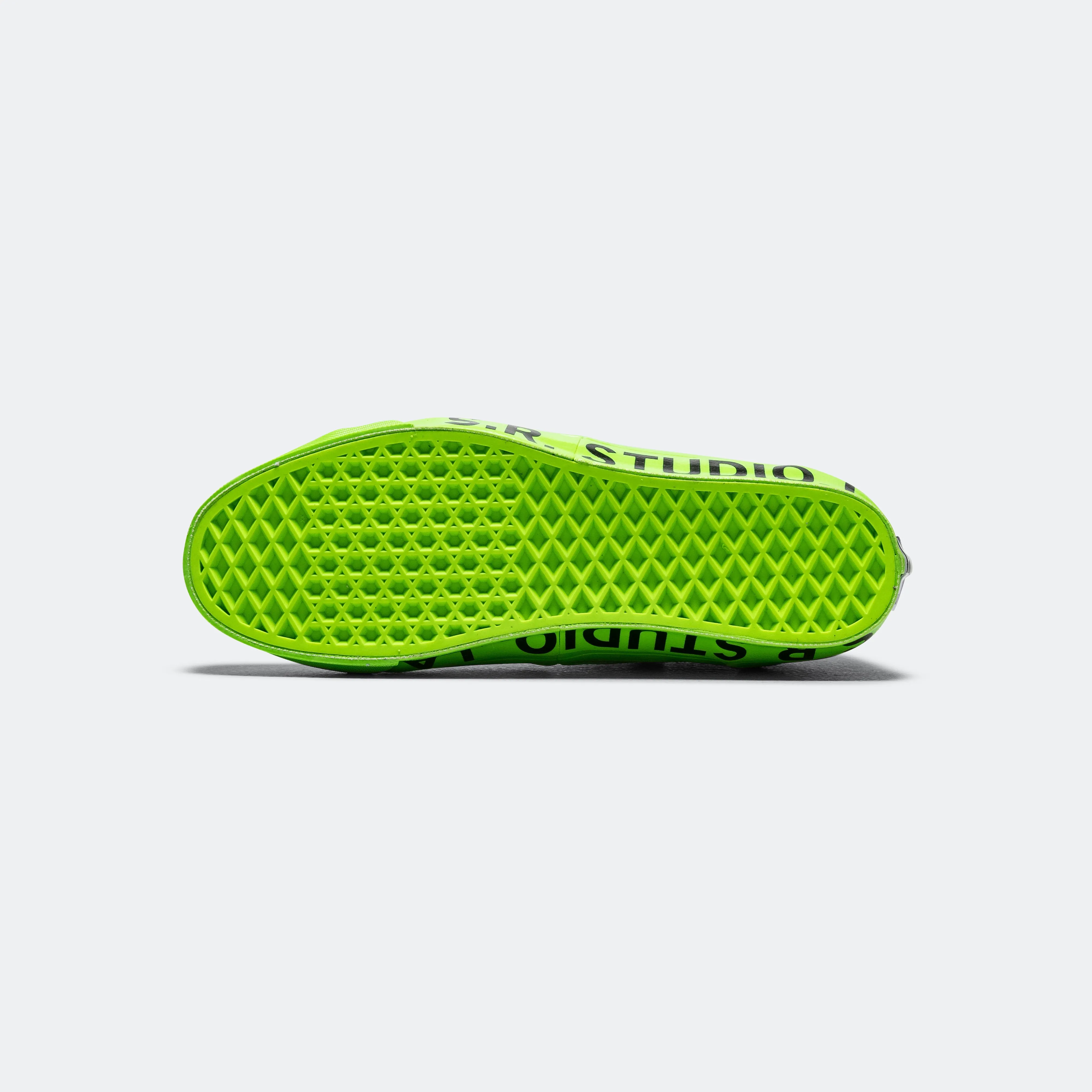 Clash The Wall x Sterling Ruby - Green Gecko