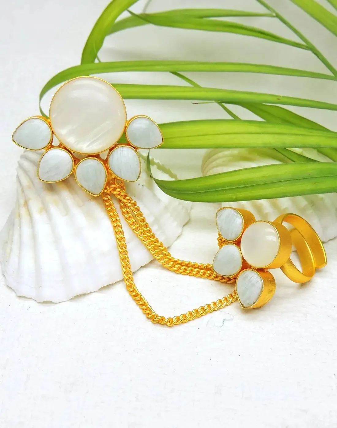 Flora Chain Ring